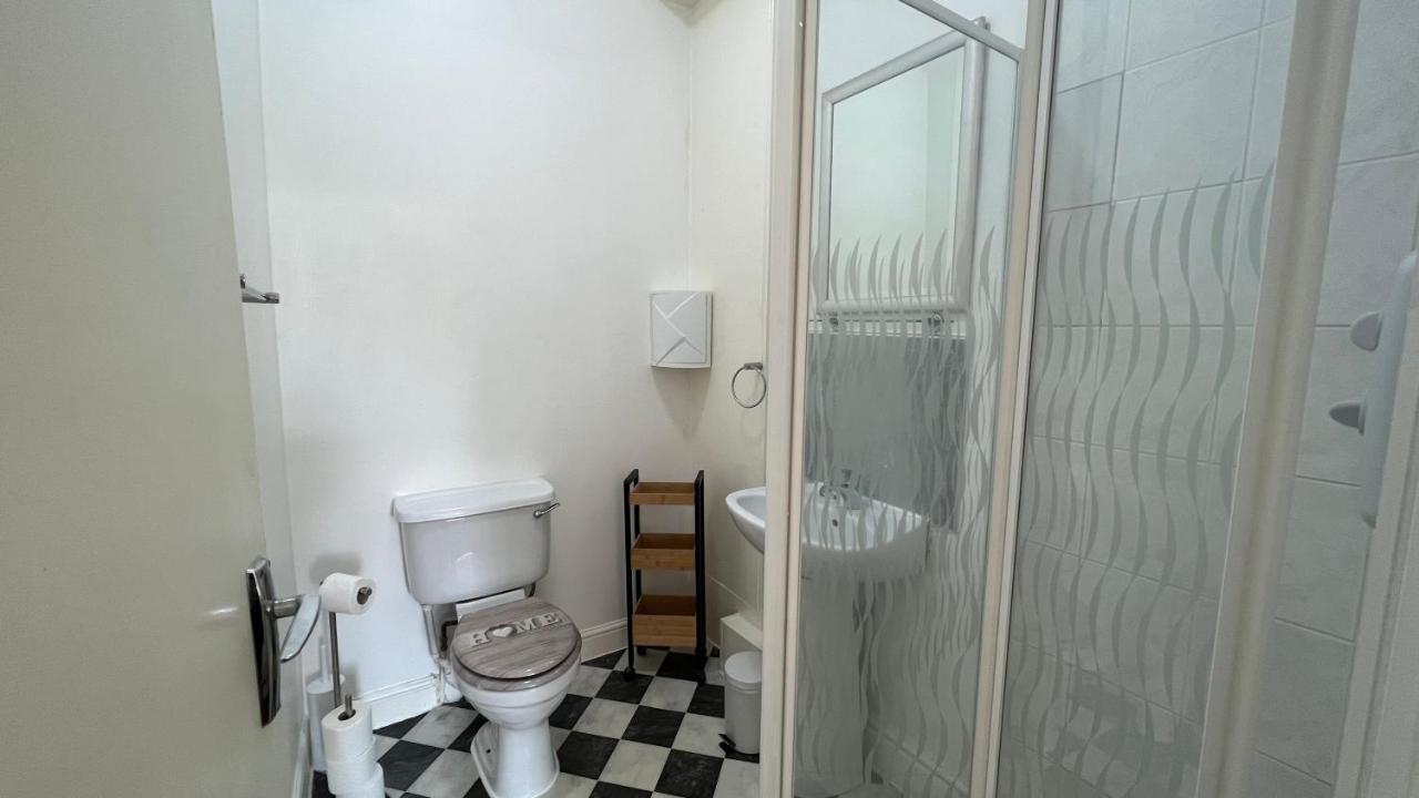 Comfy - Finchley Road * London