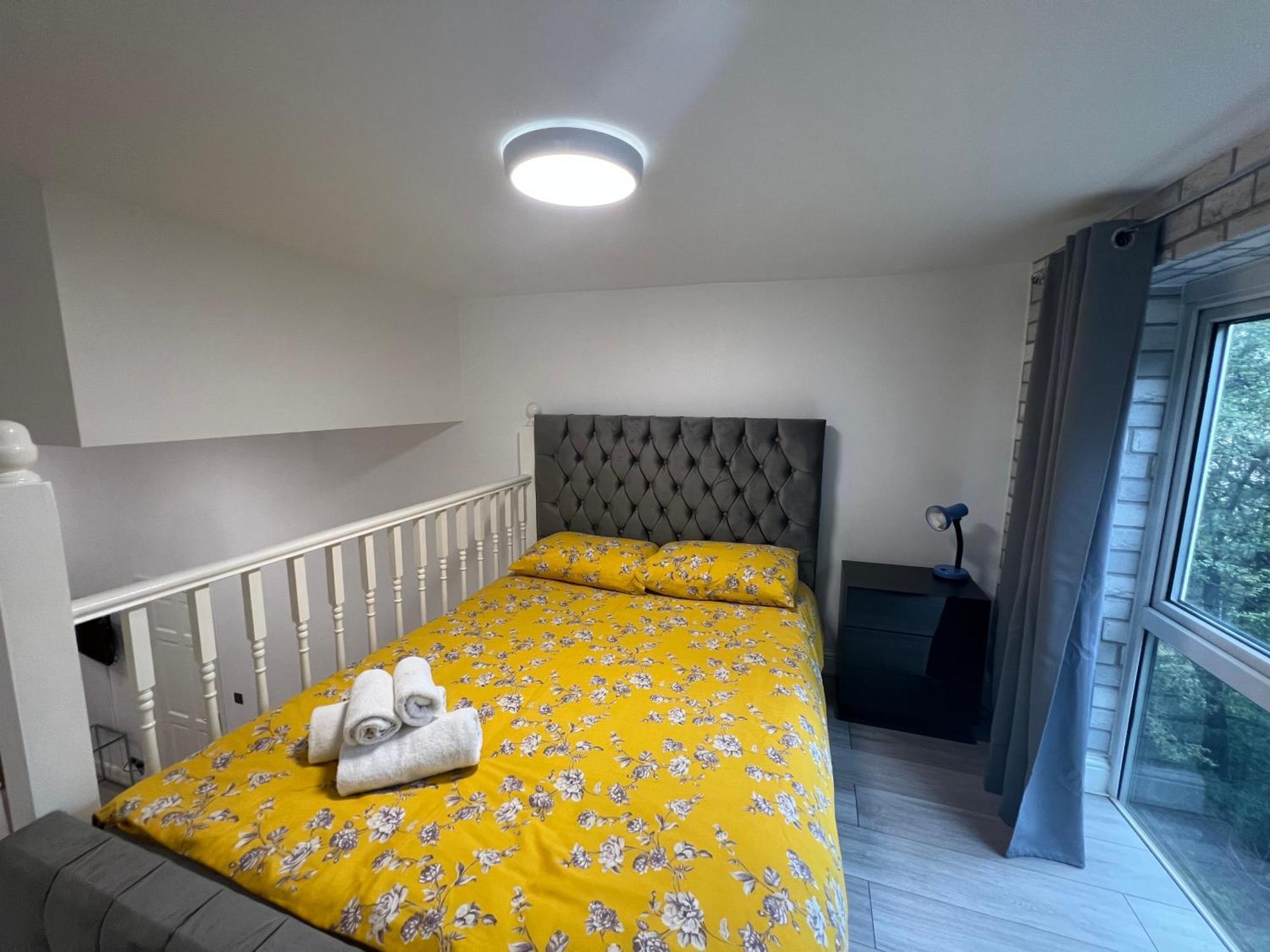 Comfy - Finchley Road * London