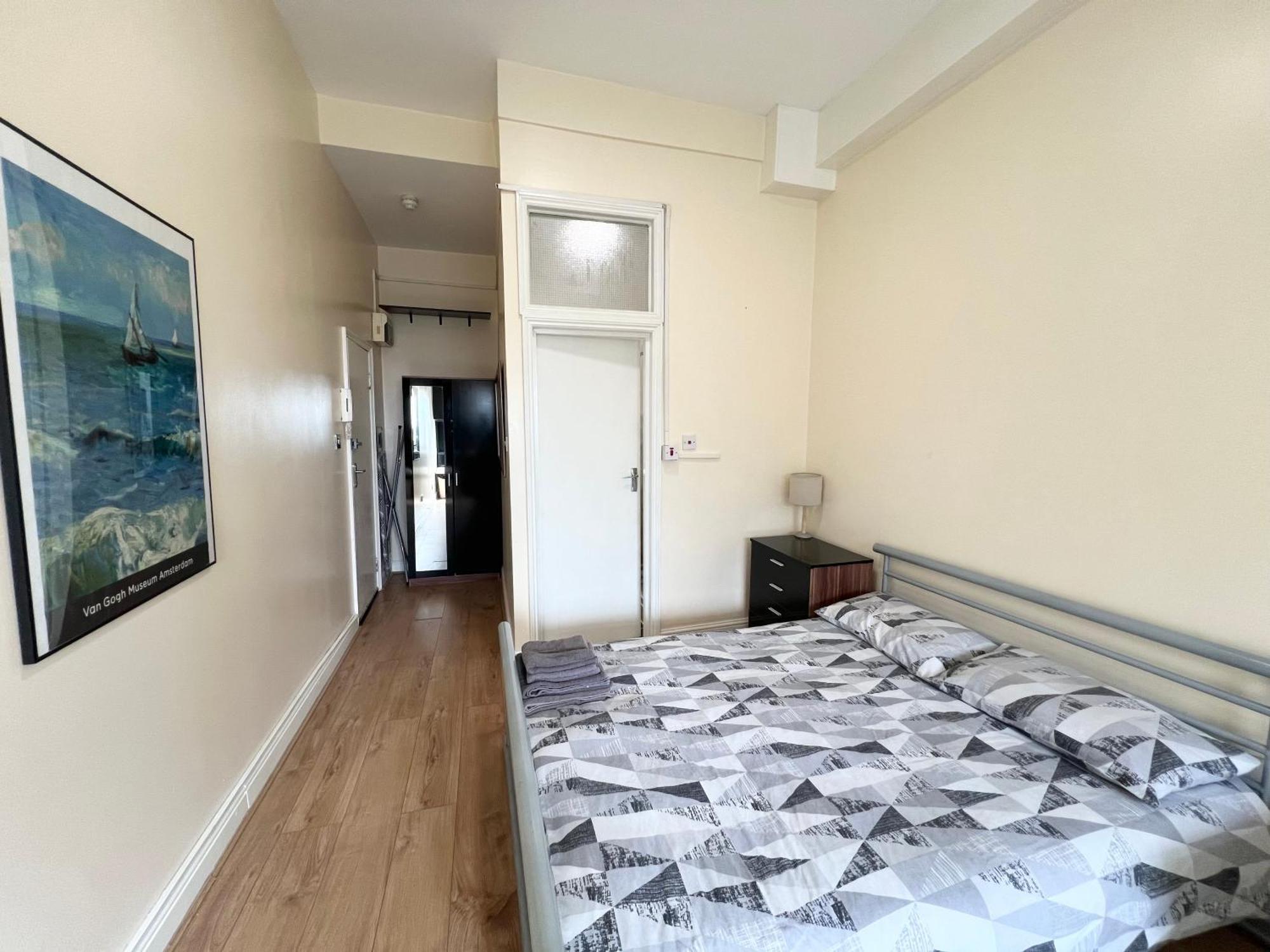 Comfy - Finchley Road *